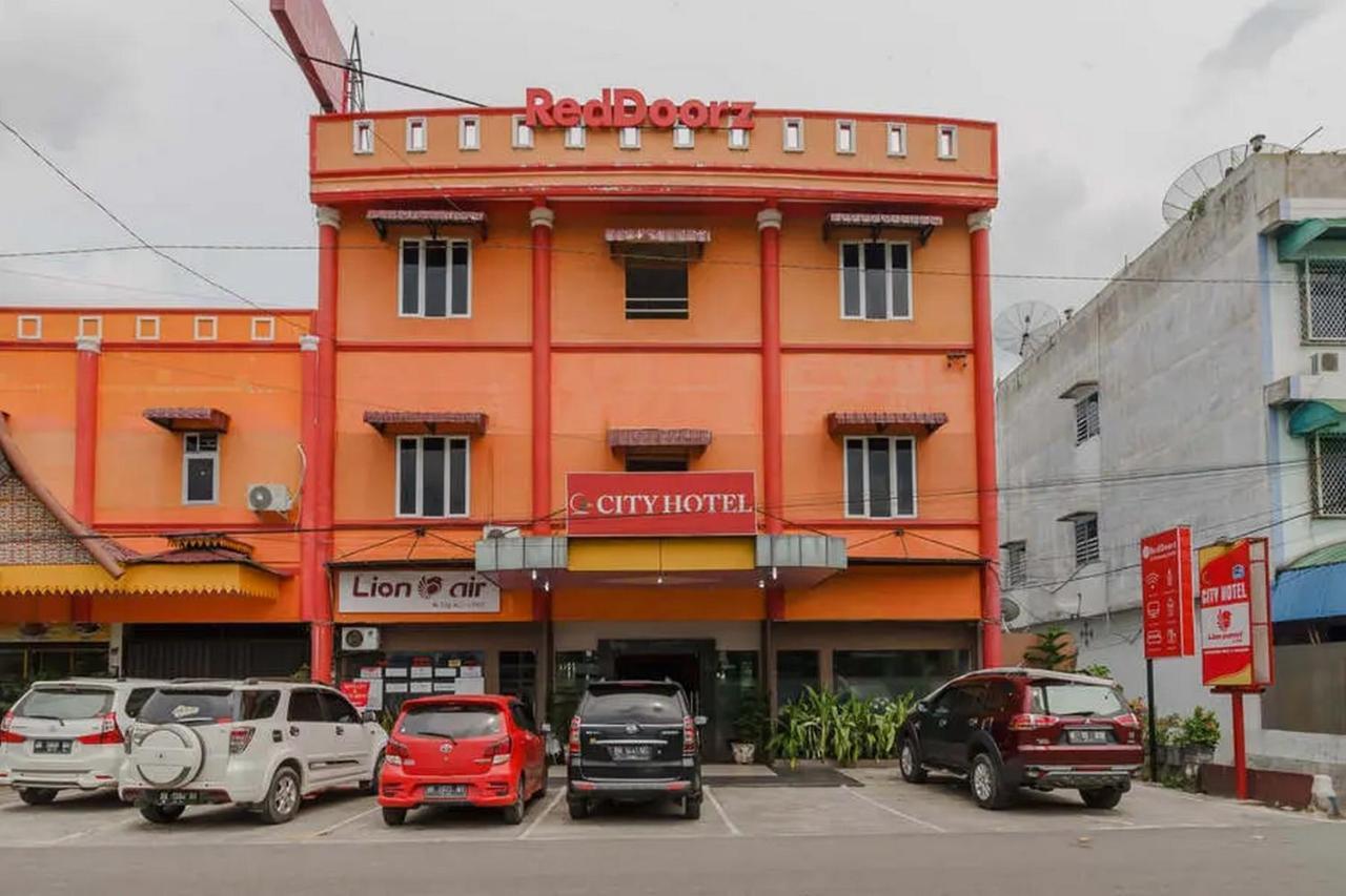 Reddoorz @ Pematangsiantar Hotel Buitenkant foto